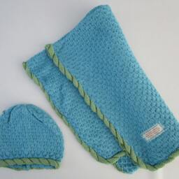 Bamboo Baby Blanket & Hat - Turquoise With Green Trim - thumbnail 2