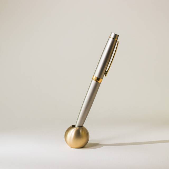Brass Pen Pot/Holder Sign Pencil Office Accessory Desk Modern Decor Nest Stationery - image 1