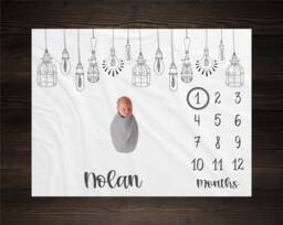 Light Bulb Milestone Blanket, Monthly Growth Tracker, Personalized Baby Custom Shower Gift - thumbnail 1