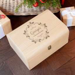 Personalised Christmas Eve Chest With Mistletoe Wreath Design - thumbnail 2