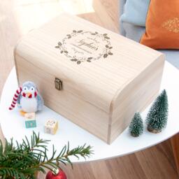 Personalised Christmas Eve Chest With Mistletoe Wreath Design
