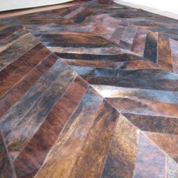 Cowhide Patchwork Rug Patchwork - Big Chevron 19 - thumbnail 3