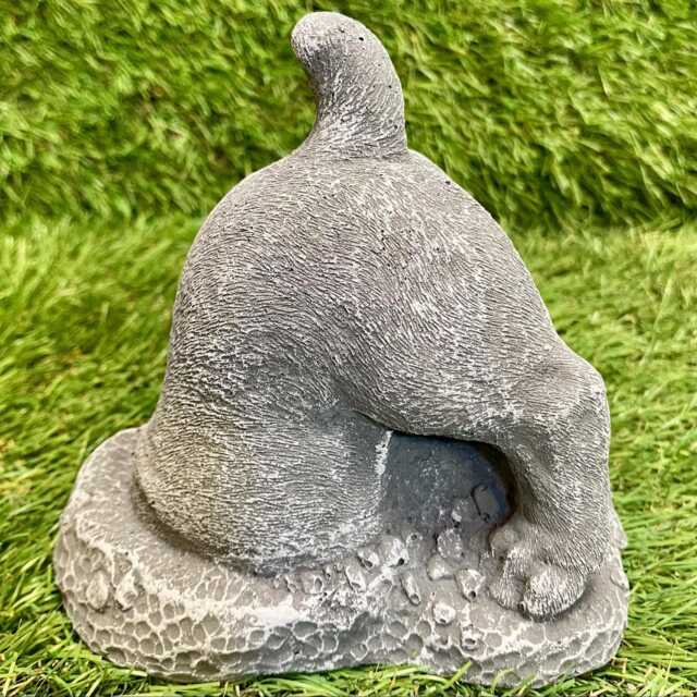 Small Concrete Digging Dog Garden Ornament Outdoor Lawn Sculpture Frost Protected - image 1