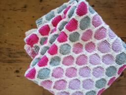 Cozy Hand-Knitted Merino Baby Blanket - thumbnail 1