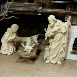 Nativity Sculpture Wood Of Gardena Art Christmas Crib Woodcarving Signed Zulian Christmas Sacred Familia - thumbnail 3