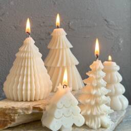 Fraser Fir Scented Christmas Tree Candles Hand-Poured Soy Wax - thumbnail 3