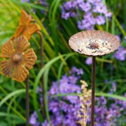 Daisy Bird Feeder - Feeding Station Rusty Garden Gift - thumbnail 3