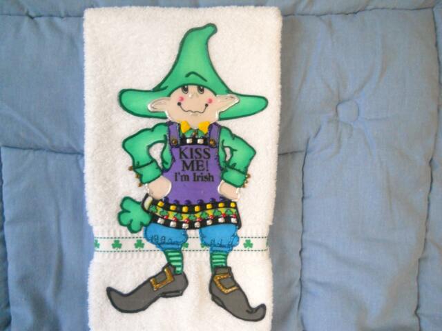 st. Patrick's Day Appliqued Leprechaun Hand Towel Vintage Daisy Kingdom - image 1