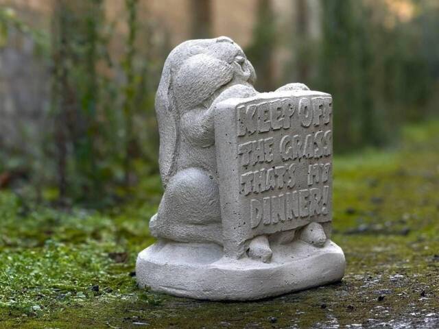 Humorous Garden Rabbit Sign Statue Concrete Keep Off The Grass Decoration Funny Outdoor Lawn Ornament Outdoor Decor With Message - image 1