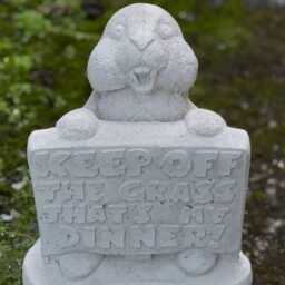 Humorous Garden Rabbit Sign Statue Concrete Keep Off The Grass Decoration Funny Outdoor Lawn Ornament Outdoor Decor With Message - thumbnail 4