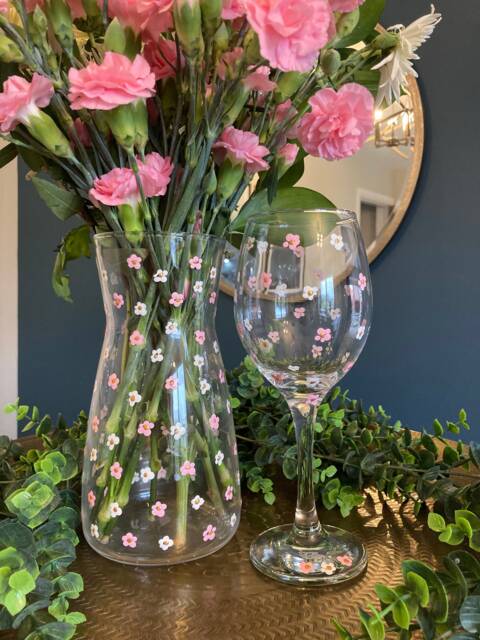 Hand Painted Daisy Vase , Wine Glass Set Personalised Floral Gift - image 1