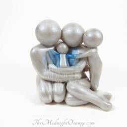 Custom Family Of 4 Clay Sculpture Pregnancy & Infant Loss Sympathy Gift - thumbnail 2