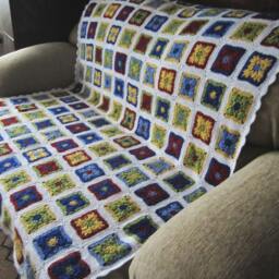 Crochet Granny Squares Afghan... Baby Crib Blanket - thumbnail 2