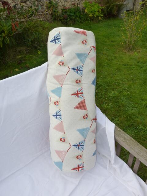Pillow Bolster Garlands Of Multicolored Childish Flags To Tidy Up Your Cuddly Toys(Fluffs, Memories(Souvenirs Or Collections, Photos - image 1