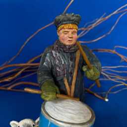 Little Drummer Boy Wood Sculpture, Hand-Carved Christmas Collectible - thumbnail 4
