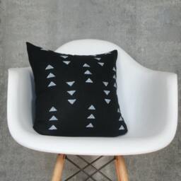 Black Linen Pillow Cover With White Triangles Design/Geometric Block Printed Natural Bed Minimalist Cushion Throw Mudcloth Inspired - thumbnail 2