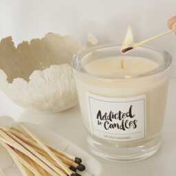 Passionfruit & Lime Large Soy Candle - thumbnail 2
