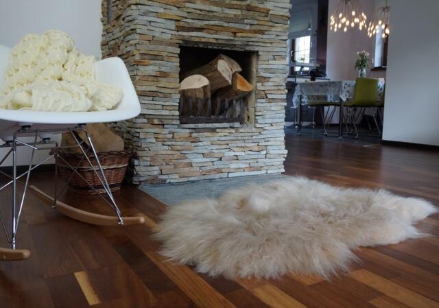 "Sheepskin Icelandic Cream Throw Genuine Leather Sheep Skin 50""x 30" - image 1