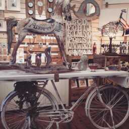 xl Retro Style White Washed Bike/Bicycle Table With Basket - thumbnail 3