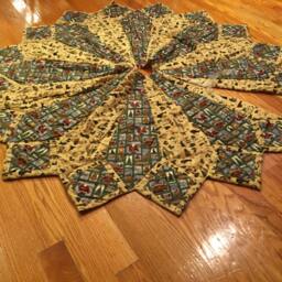Large Quilted Christmas Tree Skirt Noah's Ark Animals, 66 Inch - thumbnail 2