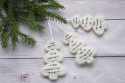 Christmas Ornaments, Traditional Felt Christmas Decoration, Tree Felted Decorations, Decorations With Pearls - thumbnail 1