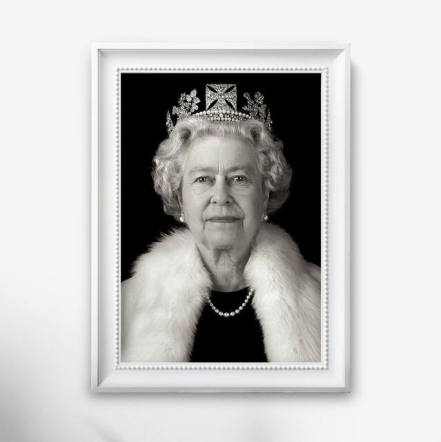 Queen Elizabeth Ii Portrait, Iconic Photo, Her Majesty, Wall Art Poster, Gallery Wall, Crown, The Royal Family, Rip