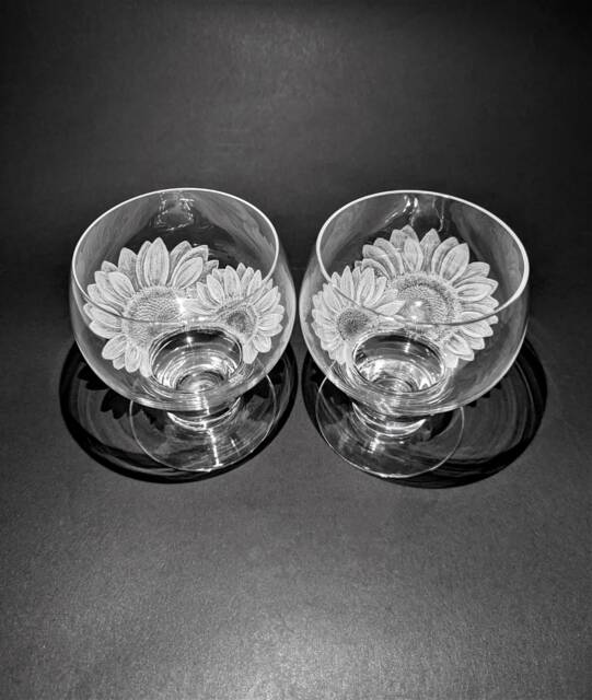 Sunflower Vases - Sunflowers Hand Engraved Beautiful Glass Art Flower Gifts Engravings Wedding Gift - image 1