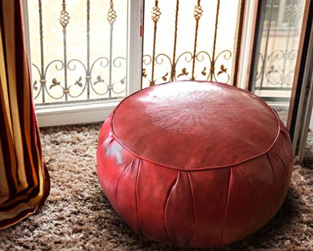 Leather Pouf Vintage Look - image 1