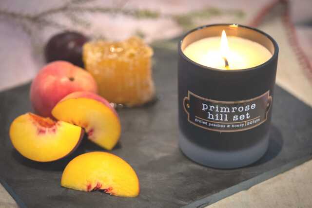 Grilled Peaches & Honey - Scented Soy Wax Candle - image 1
