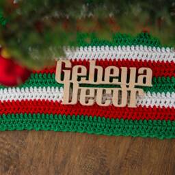 Crochet Christmas Tree Skirt Chunky Farmhouse Style, Red White Green - thumbnail 3