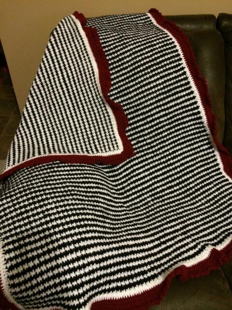 Houndstooth Crochet Throw - image 1
