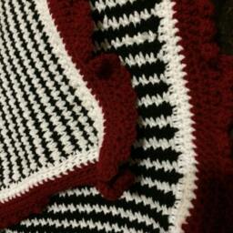 Houndstooth Crochet Throw - thumbnail 2
