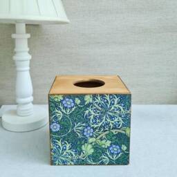 William Morris Seaweed Tissue Cover, Luxury Pine Box, Ocean Floral Design, Hand Decorated - thumbnail 2