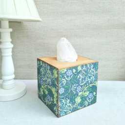 William Morris Seaweed Tissue Cover, Luxury Pine Box, Ocean Floral Design, Hand Decorated - thumbnail 3