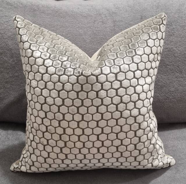 Designers Guild Jabot Oyster & Omega Velvet Cushion Cover 45x45 cm - image 1