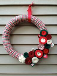Felt Flower Christmas Wreath Plaid Fabric Holiday Decor - thumbnail 1
