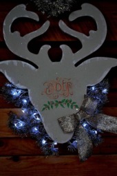 Christmas Wooden Reindeer Wreath With Sparkly Bow & Lights - thumbnail 2