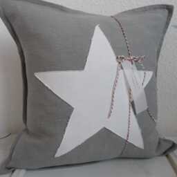 Pillowcase With A Large Star Appliqu??d in Vintage Style - thumbnail 3