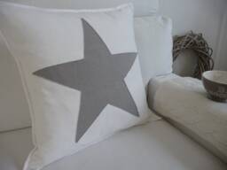 Pillowcase With A Large Star Appliqu??d in Vintage Style - thumbnail 1