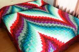 Bargello Flame Queen - Cal King Custom Quilt, Bespoke Amish Inspired Patchwork Quilt Bedspread, Hand Quilted Style Decor - thumbnail 1