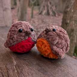 Handmade Crochet Robin Christmas Tree Ornament Chunky Plush Decor - thumbnail 3