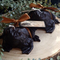 Gothic Black Toad Candle, Witches Familiar Gift, Frog Lover Unique Cottage Gift For Her - thumbnail 3