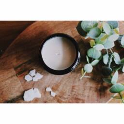 Oriental Bamboo Soy Wax Candle in Amber Glass Jar - thumbnail 4