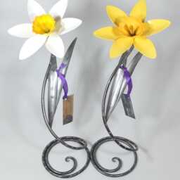 Handmade Daffodil Flower Sculpture Metal Yellow Or White St David's Day Gift Welsh Wedding Present Ornament For Anniversary Romantic Love - thumbnail 3