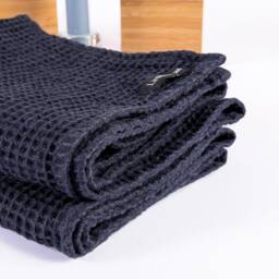 Dark Blue Washed Waffle Linen Bath Towels - thumbnail 3