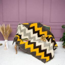 Handwoven Wool Blanket Organic Zigzag Throw, Carpathian Hutsul Design - thumbnail 4