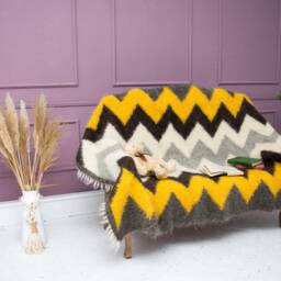 Handwoven Wool Blanket Organic Zigzag Throw, Carpathian Hutsul Design - thumbnail 2