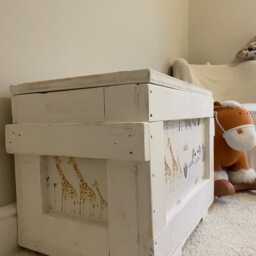 Reclaimed Wood Toy Box, Safari Animal Design - thumbnail 3