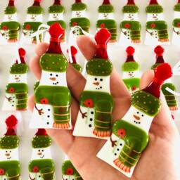 Fused Glass Snowman With Poppy Flower in Hand Christmas Decoration - Glass Cornwall , Cornish - thumbnail 3