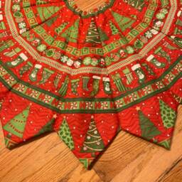 Christmas Tree Skirt, Debbie Mumm Fabric, Quilted, Trees, Red, Green Strip, Stockings, Snowman - thumbnail 3